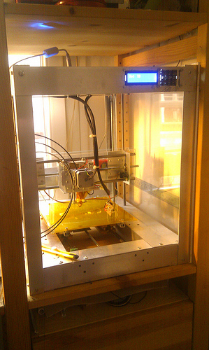Building a Repstrap (8) its ALIIIVE! also , improvements! Building a Repstrap (8) its ALIIIVE! also , improvements!